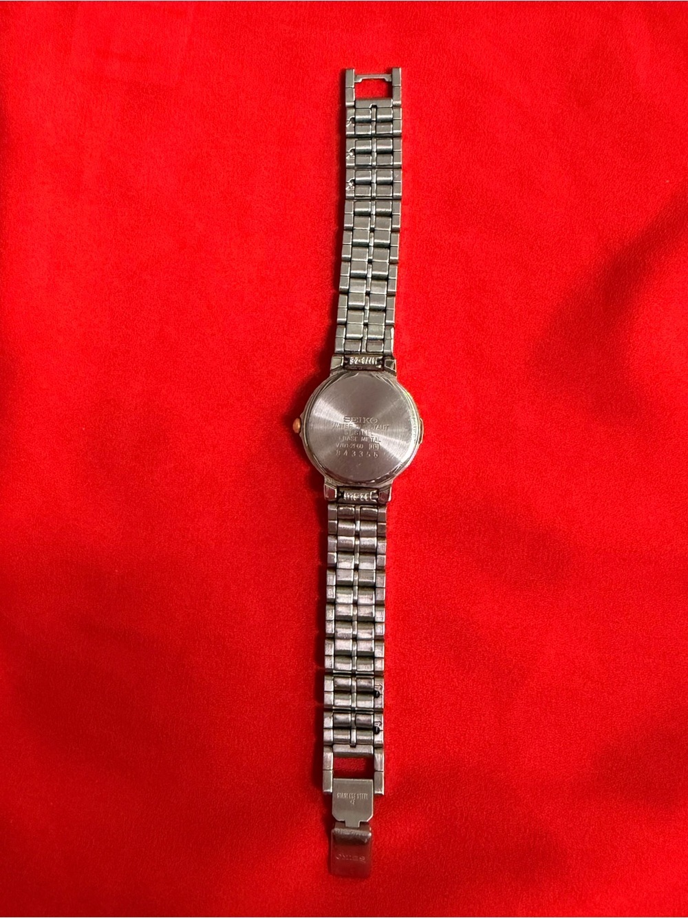 Seiko VintageTwo-Tone Silver and Gold Women's Wristwatch - Picture 6 of 9